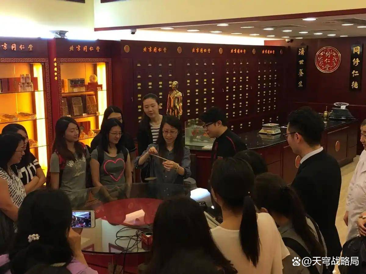 表面旅游实则另有目的背后原因令人意外！澳门新葡京app大量日本游客涌入北京(图6)