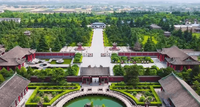 历史文化激发青少年爱国情怀新葡京兴平茂陵博物馆：挖掘(图2)